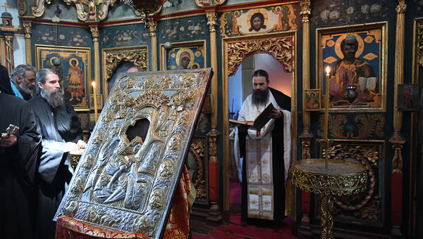 axion-estin-procession-2025-08.jpg