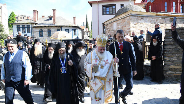 axion-estin-procession-2025-02.jpg
