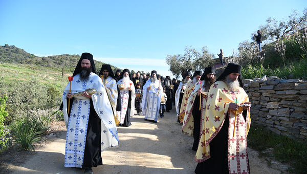 orthodox-easter-procession-pantokrator-08.jpg