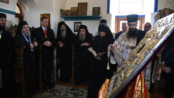 axion-estin-procession-2025-04.jpg