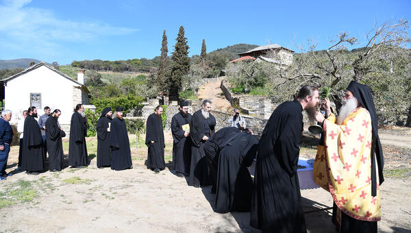 orthodox-easter-procession-pantokrator-13.jpg